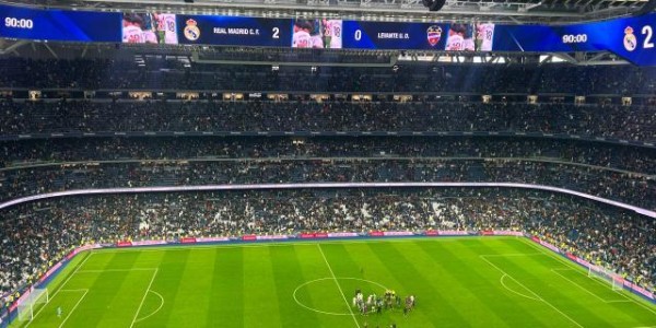 【现场】居莱尔浇灭伯纳乌漫天嘘声 皇马新帅迎首胜