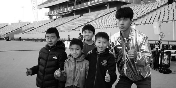 看球网-不败之师铸荣耀 场内场外皆风景|足球|秀洲队|秀洲|俊杰|嘉兴日报_新浪体育_新浪新闻