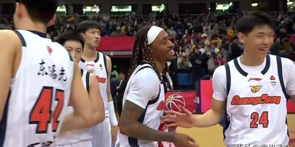 NBA直播-杜锋：王洪泽给广东男篮带来了很多的支持 欢迎麦考尔终于回归了