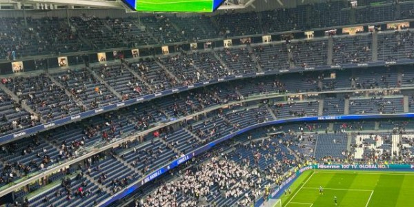 【现场】居莱尔浇灭伯纳乌漫天嘘声 皇马新帅迎首胜