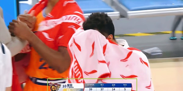 NBA直播-3天2胜广东！CBA杯第2支4强，奎因37分14篮板，萨林杰惹怒球迷！