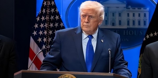 可打击美航母！英美爆料，中国或违反国际规定，卖伊朗超音速导弹