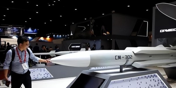 可打击美航母！英美爆料，中国或违反国际规定，卖伊朗超音速导弹